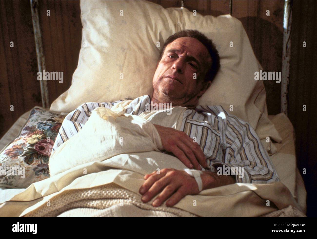 James Caan Film: Misery (USA 1990) Characters: Paul Sheldon  / Literaturverfilmung (Based On The Book By Stephen King) Director: Rob Reiner 29 November 1990   **WARNING** This Photograph is for editorial use only and is the copyright of CASTLE ROCK ENTERTAINMENT and/or the Photographer assigned by the Film or Production Company and can only be reproduced by publications in conjunction with the promotion of the above Film. A Mandatory Credit To CASTLE ROCK ENTERTAINMENT is required. The Photographer should also be credited when known. No commercial use can be granted without written authority f Stock Photo