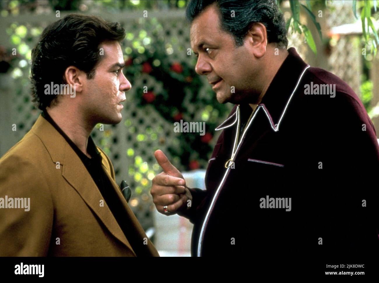 Ray Liotta & Paul Sorvino Film: Goodfellas (USA 1990) Characters: Henry Hill & Paul Cicero  Director: Martin Scorsese 12 September 1990   **WARNING** This Photograph is for editorial use only and is the copyright of WARNER BROS. / BARRY WETCHER and/or the Photographer assigned by the Film or Production Company and can only be reproduced by publications in conjunction with the promotion of the above Film. A Mandatory Credit To WARNER BROS. / BARRY WETCHER is required. No commercial use can be granted without written authority from the Film Company. Stock Photo