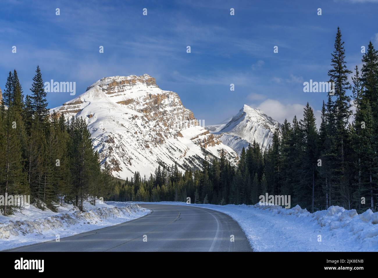 A scenic mountain view along the Icefields Parkway, Banff National Park, Alberta, Canada. Stock Photo