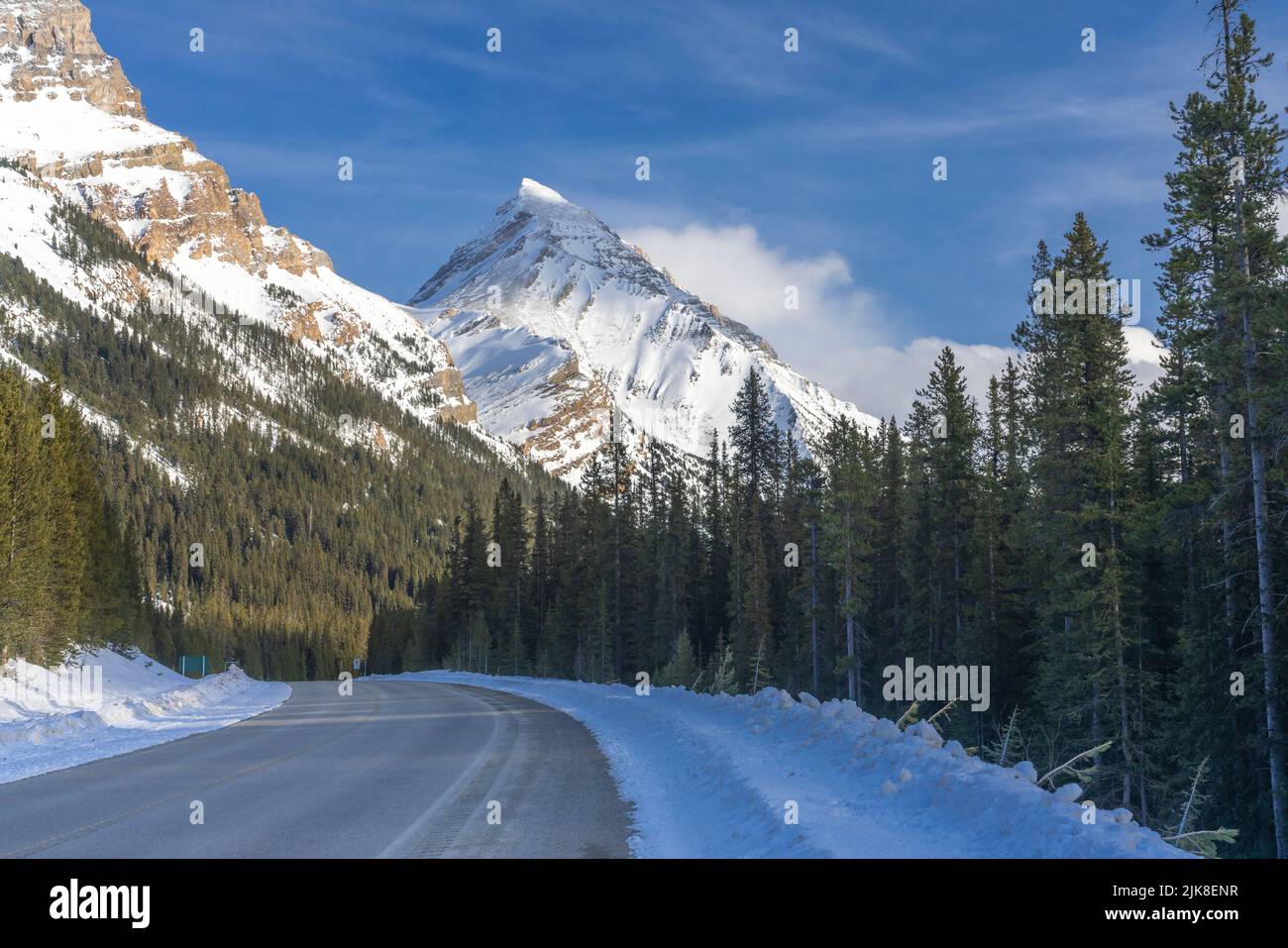 A scenic mountain view along the Icefields Parkway, Banff National Park, Alberta, Canada. Stock Photo