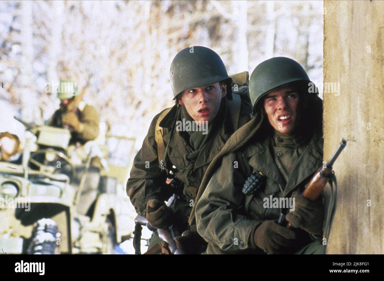 Ethan Hawke & Kevin Dillon Film: A Midnight Clear (1992) Characters: Sgt. Will Knott, Cpl. Mel Avakian  Director: Keith Gordon 24 April 1992   **WARNING** This Photograph is for editorial use only and is the copyright of A&M FILMS and/or the Photographer assigned by the Film or Production Company and can only be reproduced by publications in conjunction with the promotion of the above Film. A Mandatory Credit To A&M FILMS is required. The Photographer should also be credited when known. No commercial use can be granted without written authority from the Film Company. Stock Photo