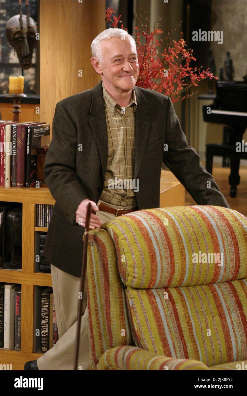 John Mahoney Television: Frasier (TV-Serie) Characters: Martin Crane  Usa 1993-2004, 16 September 1993   **WARNING** This Photograph is for editorial use only and is the copyright of PARAMOUNT TELEVISION and/or the Photographer assigned by the Film or Production Company and can only be reproduced by publications in conjunction with the promotion of the above Film. A Mandatory Credit To PARAMOUNT TELEVISION is required. The Photographer should also be credited when known. No commercial use can be granted without written authority from the Film Company. Stock Photo