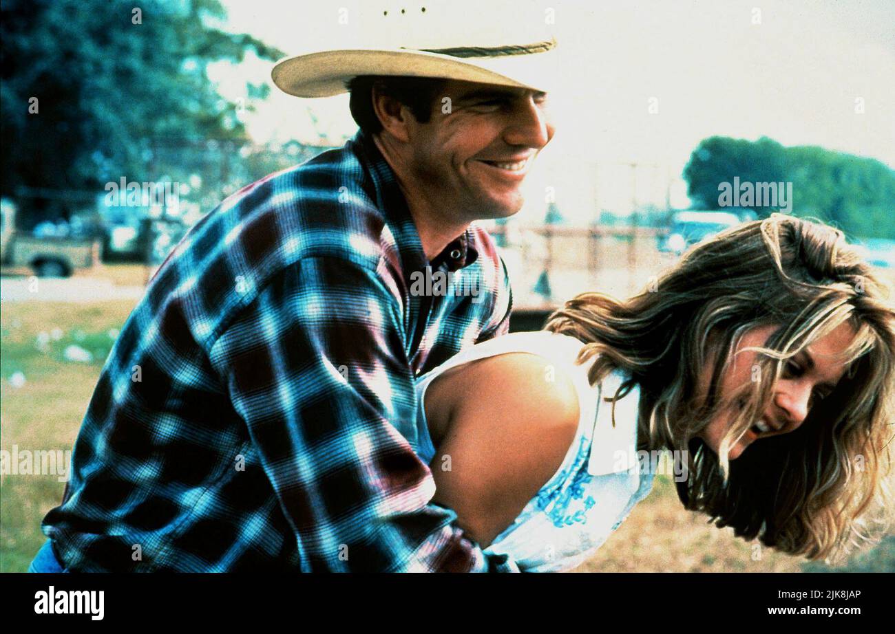 Dennis Quaid & Meg Ryan Film: Flesh And Bone (1993) Characters: Arlis Sweeney & Kay Davies  Director: Steven Kloves 05 November 1993   **WARNING** This Photograph is for editorial use only and is the copyright of The Film Company and/or the Photographer assigned by the Film or Production Company and can only be reproduced by publications in conjunction with the promotion of the above Film. A Mandatory Credit To The Film Company is required. The Photographer should also be credited when known. No commercial use can be granted without written authority from the Film Company. Stock Photo