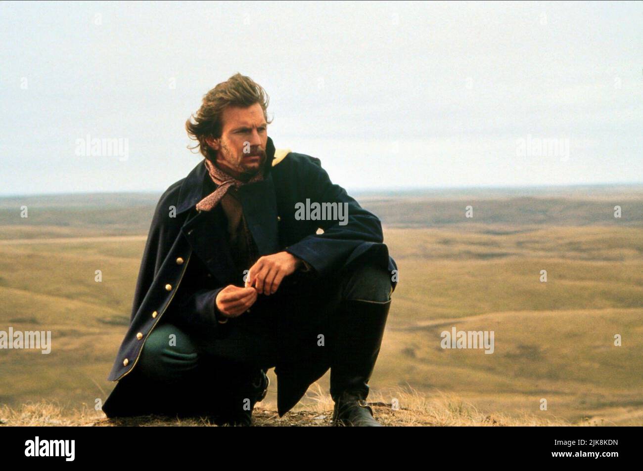 Kevin Costner Film: Dances With Wolves (USA 1990) Characters: Lt. John J. Dunbar  Director: Kevin Costner 19 October 1990   **WARNING** This Photograph is for editorial use only and is the copyright of MAJESTIC and/or the Photographer assigned by the Film or Production Company and can only be reproduced by publications in conjunction with the promotion of the above Film. A Mandatory Credit To MAJESTIC is required. The Photographer should also be credited when known. No commercial use can be granted without written authority from the Film Company. Stock Photo