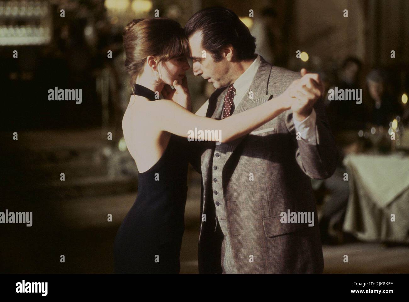 Gabriele Anwar & Al Pacino Film: Scent Of A Woman (USA 1992) Characters: & Lieutenant Colonel Frank Slade  Director: Martin Brest 23 December 1992   **WARNING** This Photograph is for editorial use only and is the copyright of UNIVERSAL and/or the Photographer assigned by the Film or Production Company and can only be reproduced by publications in conjunction with the promotion of the above Film. A Mandatory Credit To UNIVERSAL is required. The Photographer should also be credited when known. No commercial use can be granted without written authority from the Film Company. Stock Photo