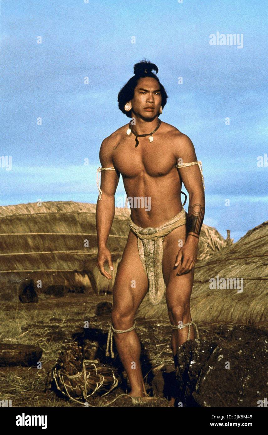 Jason Scott Lee Film: Rapa Nui (1994) Characters: Noro Director: Kevin  Reynolds 14 April 1994 **WARNING** This Photograph is for editorial use  only and is the copyright of MAJESTIC FILMS and/or the