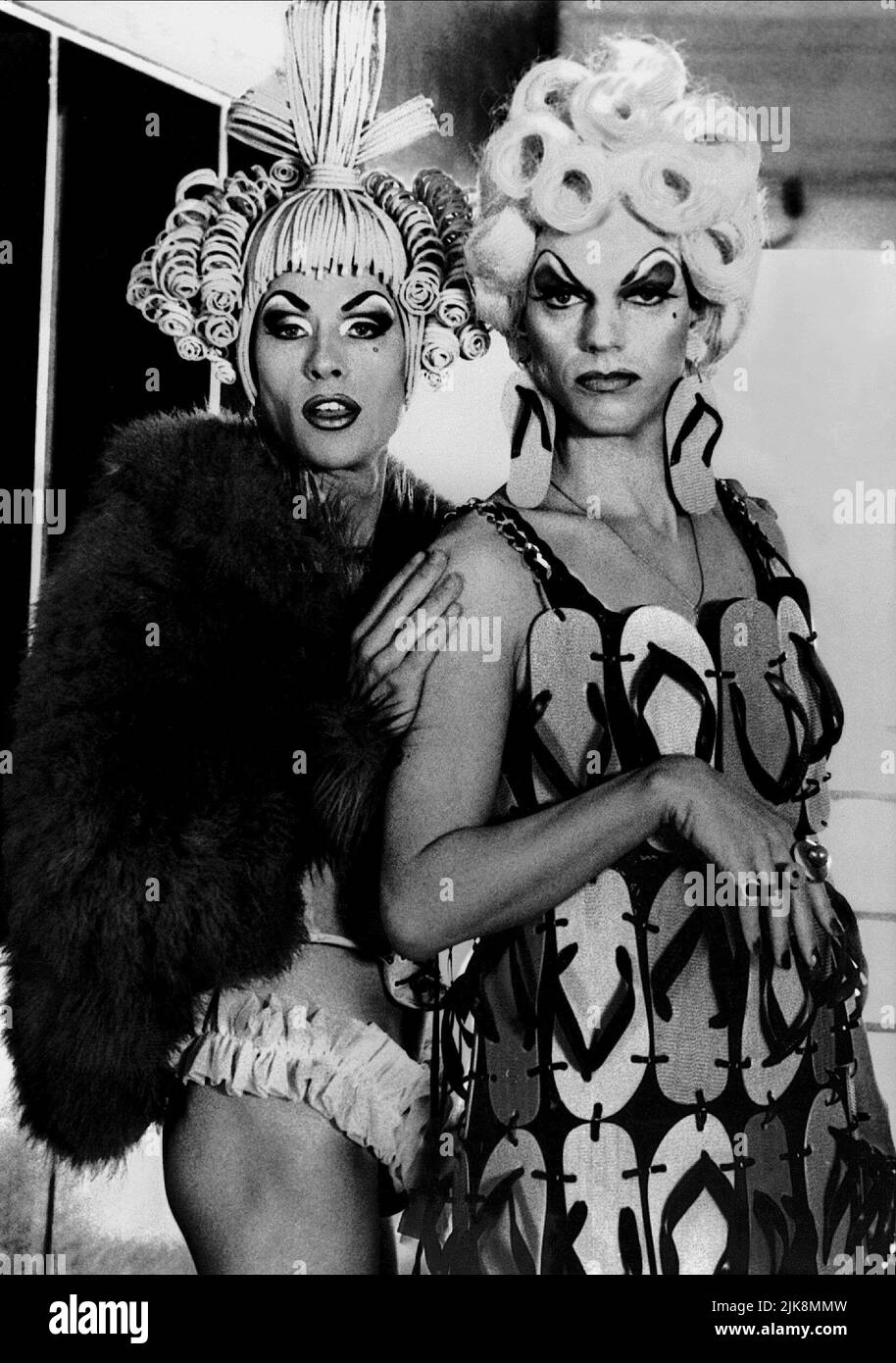 HUGO WEAVING in ADVENTURES OF PRISCILLA, QUEEN OF THE DESERT, THE