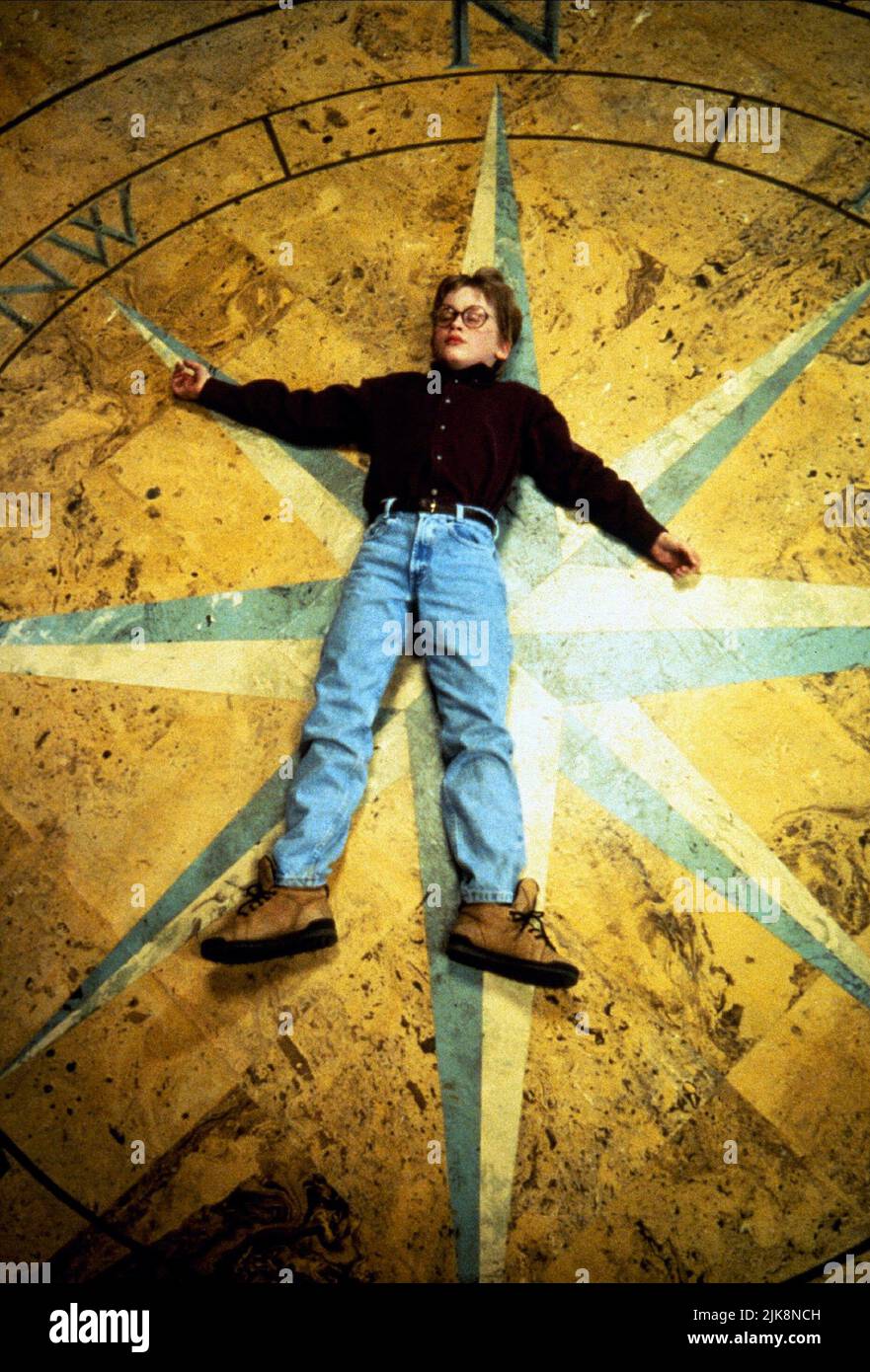 Macaulay Culkin Film: The Pagemaster (1994) Characters: Richard Tyler  Director: Maurice Hunt 23 November 1994 **WARNING** This Photograph is for  editorial use only and is the copyright of 20 CENTURY FOX and/or