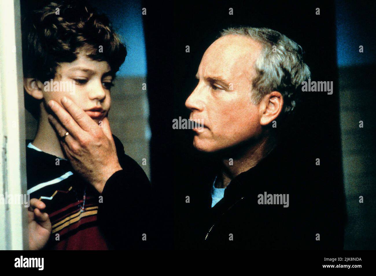Ben Faulkner, Richard Dreyfuss Film: Silent Fall (1994) Characters: Tim Warden,Dr. Jake Rainer  Director: Bruce Beresford 28 October 1994   **WARNING** This Photograph is for editorial use only and is the copyright of WARNER BROS and/or the Photographer assigned by the Film or Production Company and can only be reproduced by publications in conjunction with the promotion of the above Film. A Mandatory Credit To WARNER BROS is required. The Photographer should also be credited when known. No commercial use can be granted without written authority from the Film Company. Stock Photo