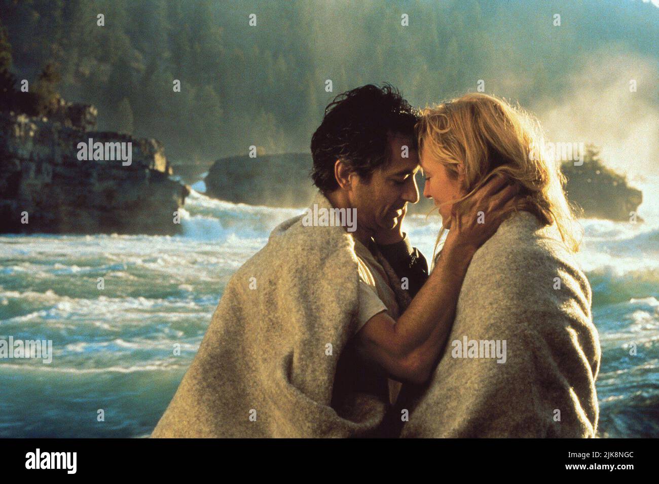 David Strathairn & Meryl Streep Film: The River Wild (USA 1994) Characters: Tom,Gail Hartman  Director: Curtis Hanson 30 September 1994   **WARNING** This Photograph is for editorial use only and is the copyright of UNIVERSAL PICTURES and/or the Photographer assigned by the Film or Production Company and can only be reproduced by publications in conjunction with the promotion of the above Film. A Mandatory Credit To UNIVERSAL PICTURES is required. The Photographer should also be credited when known. No commercial use can be granted without written authority from the Film Company. Stock Photo