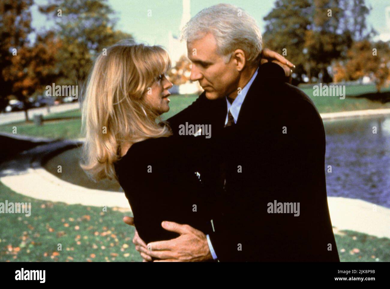 Goldie Hawn & Steve Martin Film: Housesitter (1992) Characters: Gwen Phillips & Newton Davis  Director: Frank Oz 12 June 1992   **WARNING** This Photograph is for editorial use only and is the copyright of UNIVERSAL and/or the Photographer assigned by the Film or Production Company and can only be reproduced by publications in conjunction with the promotion of the above Film. A Mandatory Credit To UNIVERSAL is required. The Photographer should also be credited when known. No commercial use can be granted without written authority from the Film Company. Stock Photo