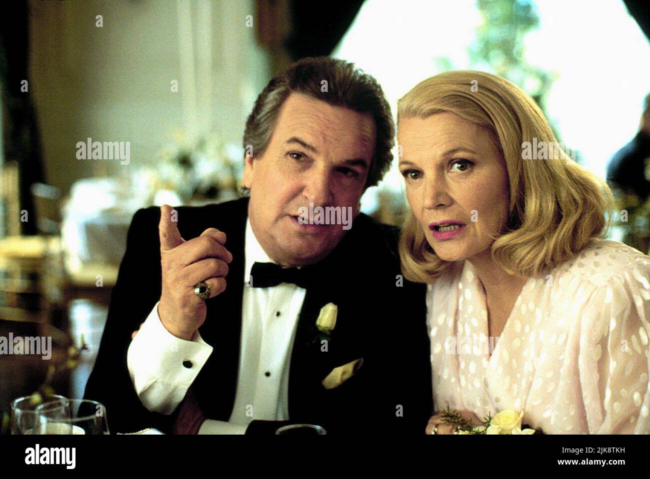 Danny Aiello & Gena Rowlands Film: Once Around (1991) Characters: Joe Bella & Marilyn Bella  Director: Lasse Hallström 18 January 1991   **WARNING** This Photograph is for editorial use only and is the copyright of UNIVERSAL and/or the Photographer assigned by the Film or Production Company and can only be reproduced by publications in conjunction with the promotion of the above Film. A Mandatory Credit To UNIVERSAL is required. The Photographer should also be credited when known. No commercial use can be granted without written authority from the Film Company. Stock Photo