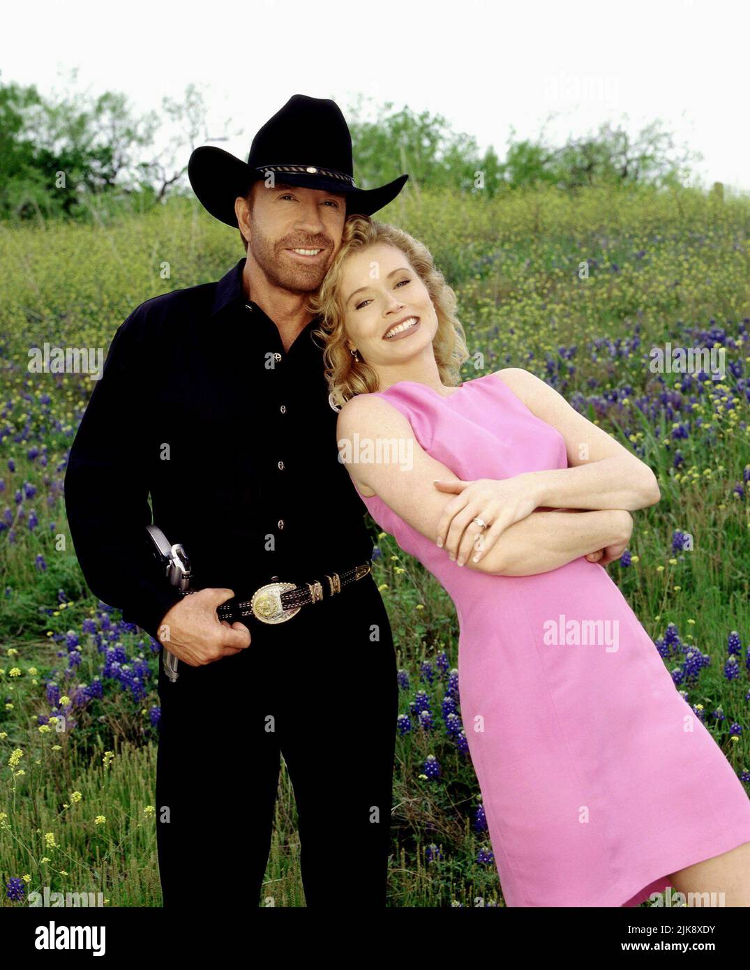 Chuck Norris & Sheree J. Wilson Television: Walker, Texas Ranger (1993) Characters: Cordell Walker & Alex Cahill To Be Used Solely For Coverage Of This Specific Motion Picture. Director: Christopher Canaan 21 April 1993   **WARNING** This Photograph is for editorial use only and is the copyright of CBS / GLENN PARKER and/or the Photographer assigned by the Film or Production Company and can only be reproduced by publications in conjunction with the promotion of the above Film. A Mandatory Credit To CBS / GLENN PARKER is required. No commercial use can be granted without written authority from Stock Photo