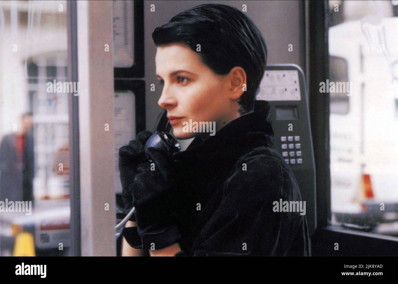 Juliette Binoche Film: Damage (1992) Characters: Anna Barton  Director: Louis Malle 02 December 1992   **WARNING** This Photograph is for editorial use only and is the copyright of STUDIO CANAL and/or the Photographer assigned by the Film or Production Company and can only be reproduced by publications in conjunction with the promotion of the above Film. A Mandatory Credit To STUDIO CANAL is required. The Photographer should also be credited when known. No commercial use can be granted without written authority from the Film Company. Stock Photo