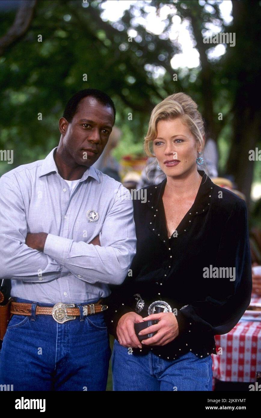 Clarence Gilyard Jr. & Sheree J. Wilson Television: Walker, Texas Ranger (1993) Characters: James Trivette, Alex Cahill  Director: Christopher Canaan 21 April 1993   **WARNING** This Photograph is for editorial use only and is the copyright of CBS / GLENN PARKER and/or the Photographer assigned by the Film or Production Company and can only be reproduced by publications in conjunction with the promotion of the above Film. A Mandatory Credit To CBS / GLENN PARKER is required. No commercial use can be granted without written authority from the Film Company. Stock Photo