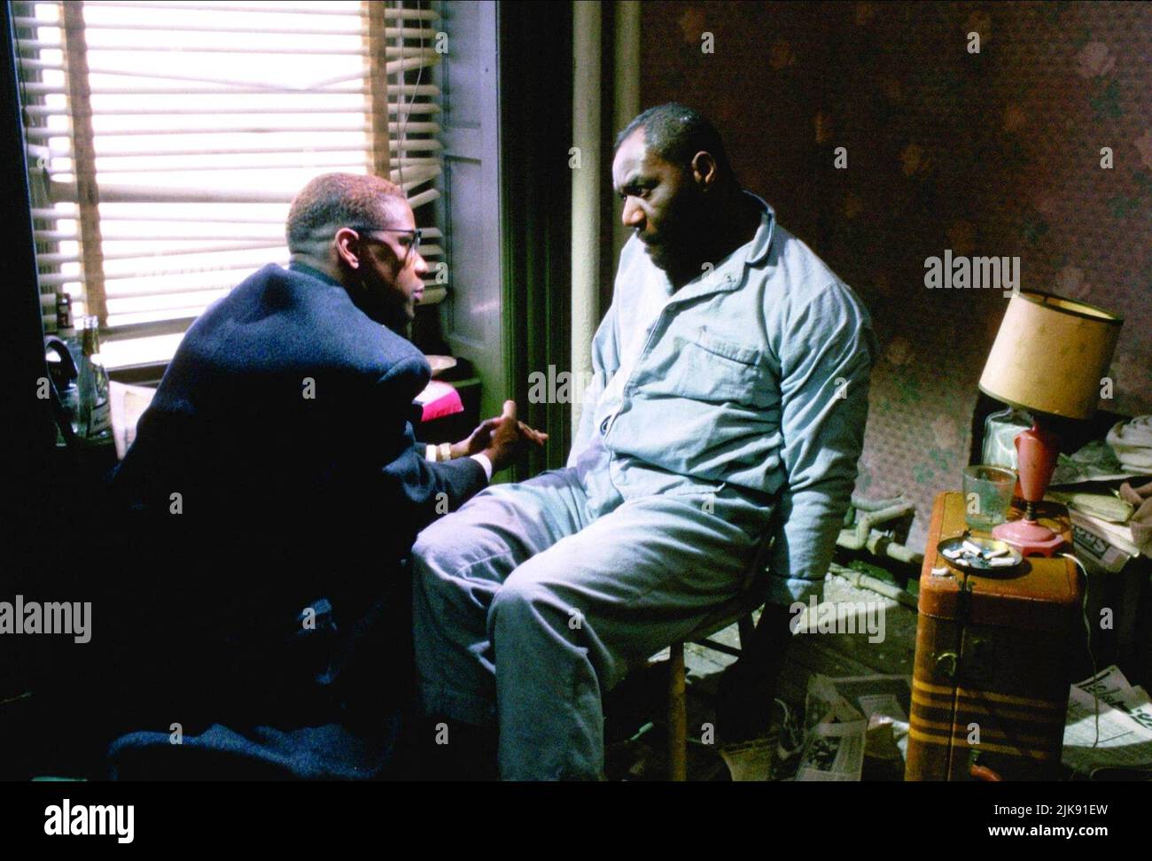 Malcolm x 1992 denzel hires stock photography and images Alamy