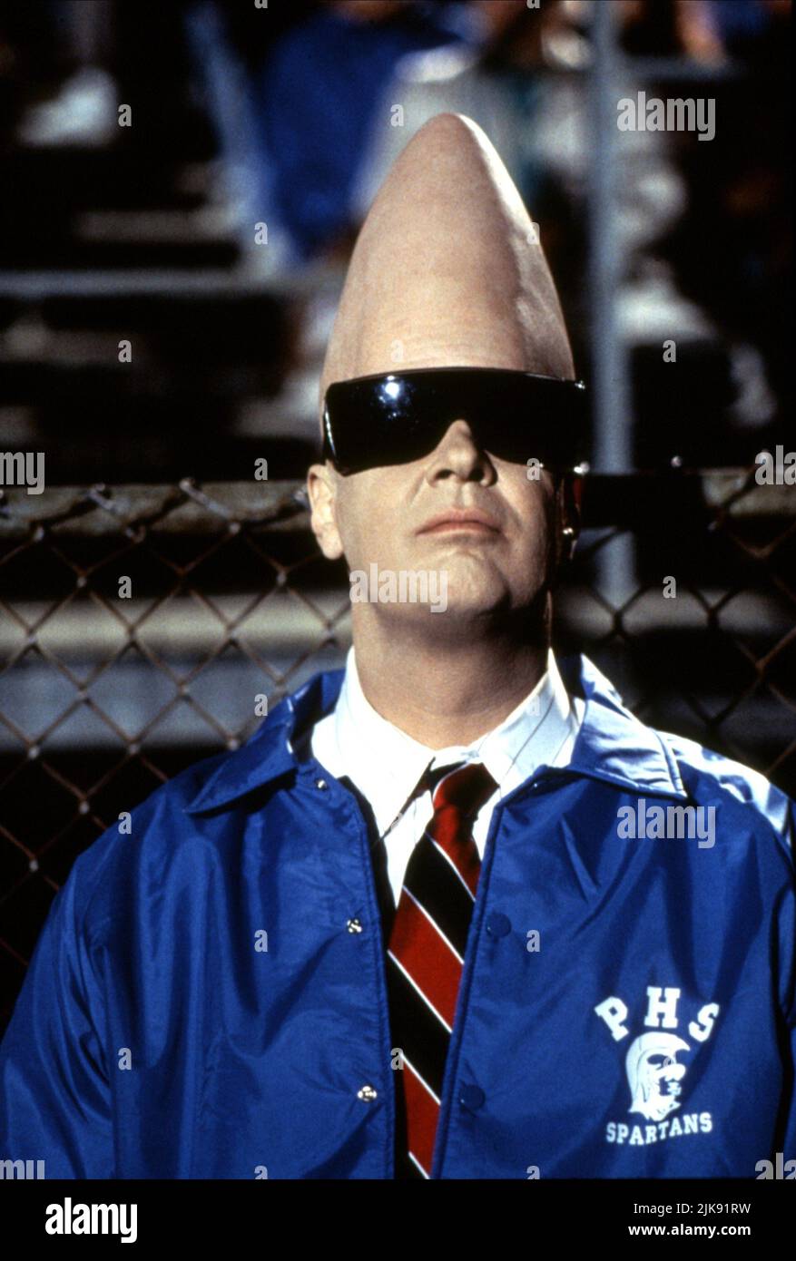 Dan Aykroyd Film: Coneheads (1993) Characters: Beldar Conehead  Director: Steve Barron 23 July 1993   **WARNING** This Photograph is for editorial use only and is the copyright of PARAMOUNT PICTURES and/or the Photographer assigned by the Film or Production Company and can only be reproduced by publications in conjunction with the promotion of the above Film. A Mandatory Credit To PARAMOUNT PICTURES is required. The Photographer should also be credited when known. No commercial use can be granted without written authority from the Film Company. Stock Photo
