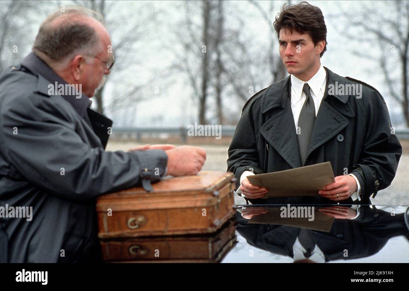 Wilford Brimley & Tom Cruise Film: The Firm (USA 1993) Characters: William  Devasher, Mitch McDeere Director: Sydney Pollack 30 June 1993 **WARNING**  This Photograph is for editorial use only and is the