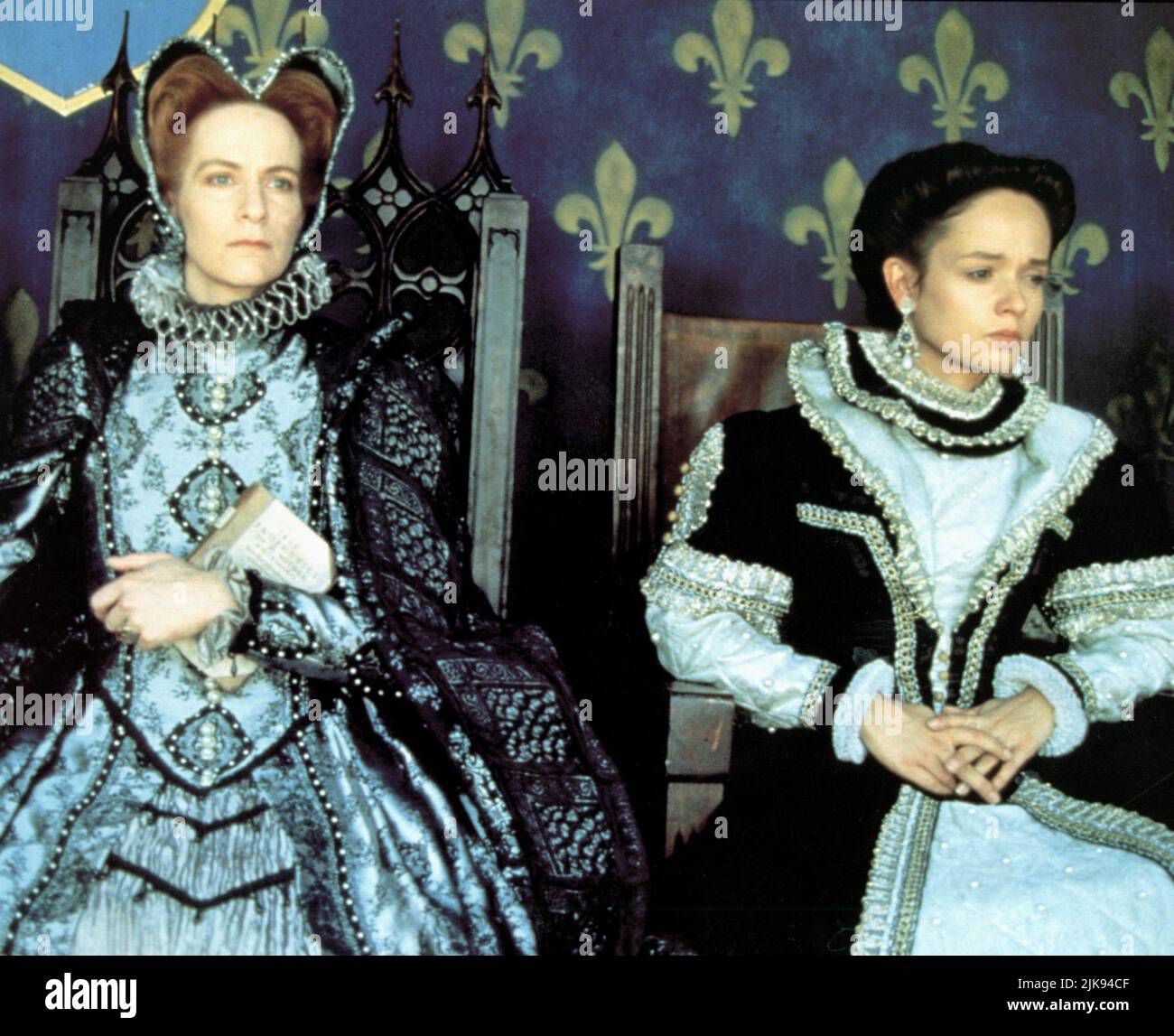 Amanda Plummer Film: Nostradamus (1994) Characters: Catherine De Medici  Director: Roger Christian 18 August 1994   **WARNING** This Photograph is for editorial use only and is the copyright of ORIAN and/or the Photographer assigned by the Film or Production Company and can only be reproduced by publications in conjunction with the promotion of the above Film. A Mandatory Credit To ORIAN is required. The Photographer should also be credited when known. No commercial use can be granted without written authority from the Film Company. Stock Photo