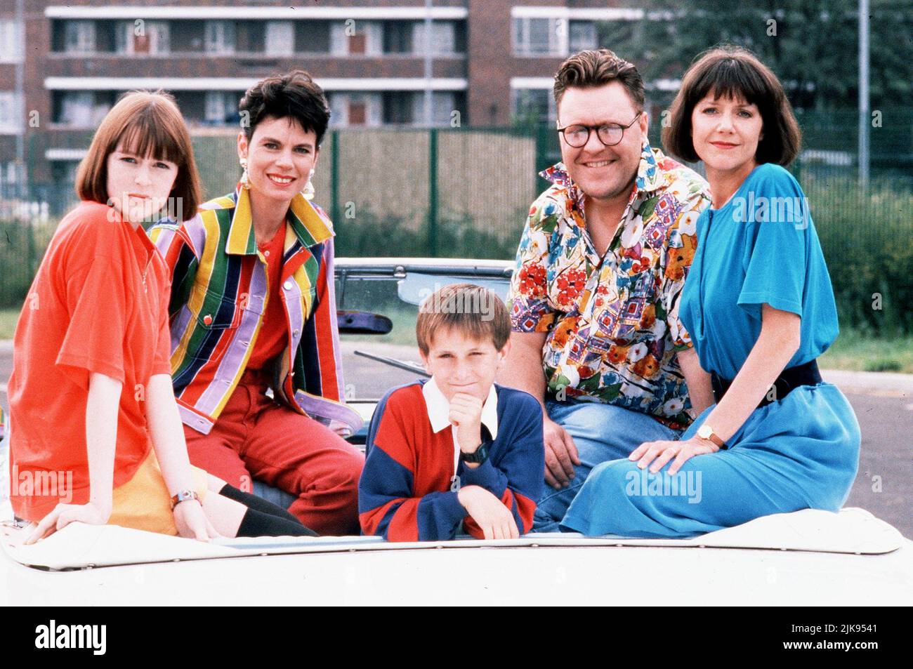 Georgina Cates, Julia Hills, John Pickard, Gary Olsen & Belinda Lang Television: 2.4 Children (1993) Characters: Jenny Porter,Rona,David Porter,Ben Porter & Bill Porter  Director: Richard Boden & Dewi Humphries 01 May 1991   **WARNING** This Photograph is for editorial use only and is the copyright of BBC and/or the Photographer assigned by the Film or Production Company and can only be reproduced by publications in conjunction with the promotion of the above Film. A Mandatory Credit To BBC is required. The Photographer should also be credited when known. No commercial use can be granted witho Stock Photo