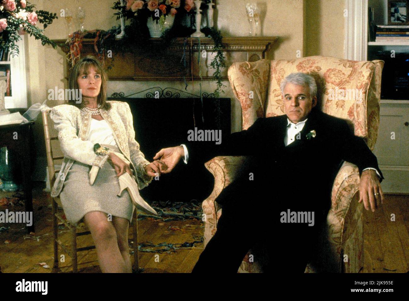 Diane Keaton & Steve Martin Film: Father Of The Bride (USA 1991) Characters: Nina Banks & George Banks  Director: Charles Shyer 20 December 1991   **WARNING** This Photograph is for editorial use only and is the copyright of TOUCHSTONE and/or the Photographer assigned by the Film or Production Company and can only be reproduced by publications in conjunction with the promotion of the above Film. A Mandatory Credit To TOUCHSTONE is required. The Photographer should also be credited when known. No commercial use can be granted without written authority from the Film Company. Stock Photo