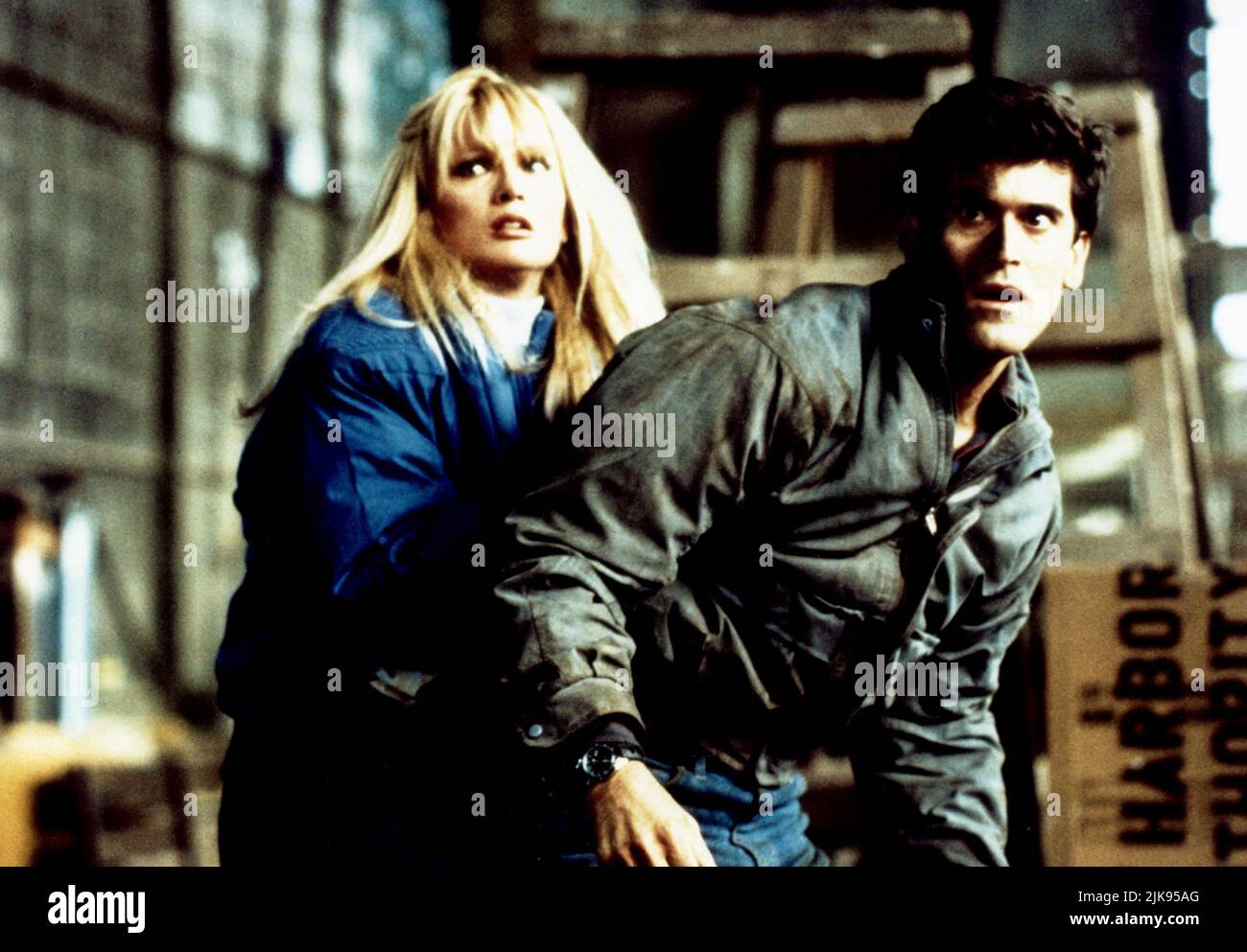 Laurene Landon & Bruce Campbell Film: Maniac Cop 2 (1990) Characters: Teresa Mallory & Jack Forrest  Director: William Lustig 18 July 1990   **WARNING** This Photograph is for editorial use only and is the copyright of MEDUSA and/or the Photographer assigned by the Film or Production Company and can only be reproduced by publications in conjunction with the promotion of the above Film. A Mandatory Credit To MEDUSA is required. The Photographer should also be credited when known. No commercial use can be granted without written authority from the Film Company. Stock Photo