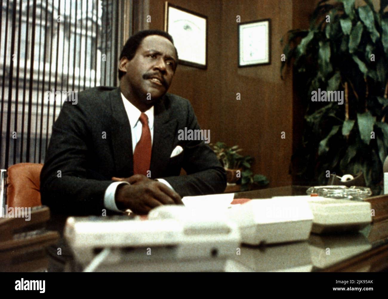 Richard Roundtree Film: Maniac Cop 2 (1990)   Director: William Lustig 18 July 1990   **WARNING** This Photograph is for editorial use only and is the copyright of MEDUSA and/or the Photographer assigned by the Film or Production Company and can only be reproduced by publications in conjunction with the promotion of the above Film. A Mandatory Credit To MEDUSA is required. The Photographer should also be credited when known. No commercial use can be granted without written authority from the Film Company. Stock Photo