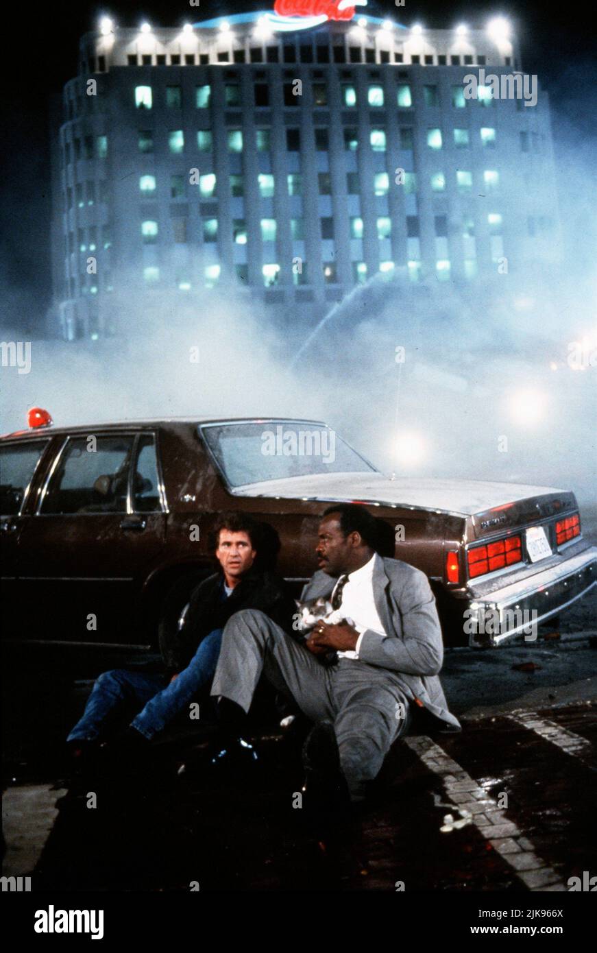 Mel Gibson & Danny Glover Film: Lethal Weapon 3 (USA 1992) Characters: Martin Riggs & Roger Murtaugh  / Titel Auch: 'Lethal Weapon 3: Die Profis Sind Zurück' Director: Richard Donner 11 May 1992   **WARNING** This Photograph is for editorial use only and is the copyright of WARNER BROS. and/or the Photographer assigned by the Film or Production Company and can only be reproduced by publications in conjunction with the promotion of the above Film. A Mandatory Credit To WARNER BROS. is required. The Photographer should also be credited when known. No commercial use can be granted without written Stock Photo