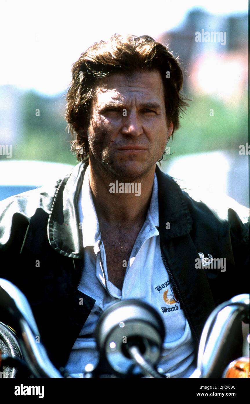 Jeff Bridges Film: Blown Away (1994) Characters: James 'Jimmy' Dove / Liam McGivney  Director: Stephen Hopkins 01 July 1994   **WARNING** This Photograph is for editorial use only and is the copyright of MGM and/or the Photographer assigned by the Film or Production Company and can only be reproduced by publications in conjunction with the promotion of the above Film. A Mandatory Credit To MGM is required. The Photographer should also be credited when known. No commercial use can be granted without written authority from the Film Company. Stock Photo