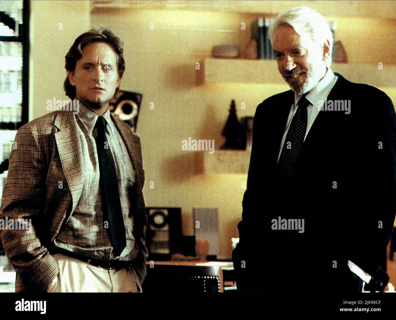 Michael Douglas & Donald Sutherland Film: Disclosure (USA 1994 ...