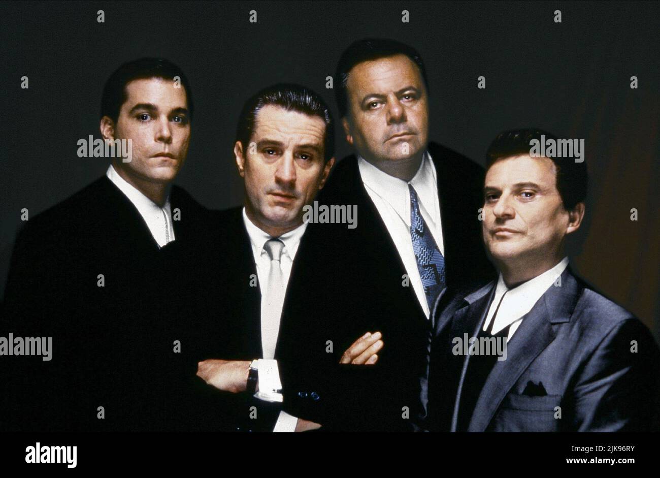 Ray Liotta, Robert De Niro, Paul Sorvino & Joe Pesci Film: Goodfellas (USA 1990) Characters: Henry Hill, James 'Jimmy' Conway, Paul Cicero, Tommy DeVito  Director: Martin Scorsese 12 September 1990   **WARNING** This Photograph is for editorial use only and is the copyright of WARNER BROS. / BARRY WETCHER and/or the Photographer assigned by the Film or Production Company and can only be reproduced by publications in conjunction with the promotion of the above Film. A Mandatory Credit To WARNER BROS. / BARRY WETCHER is required. No commercial use can be granted without written authority from th Stock Photo