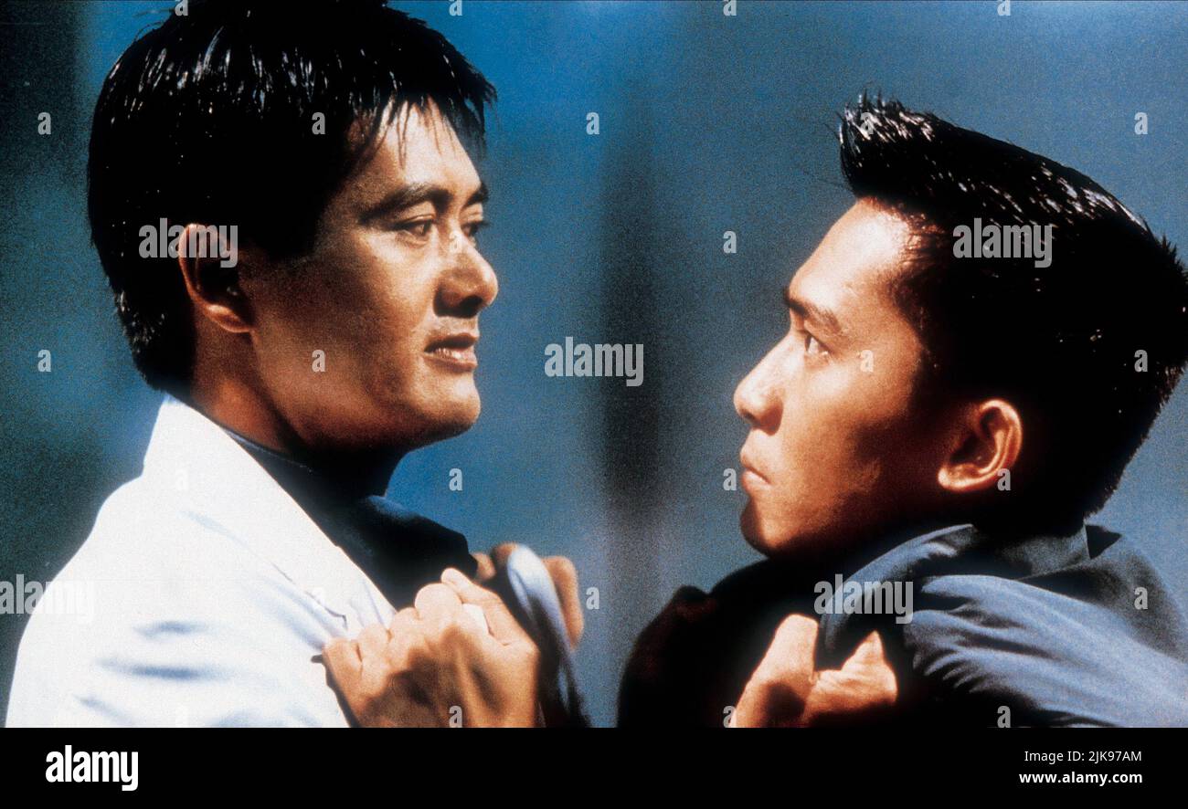 Yun-Fat Chow & Tony Leung Chiu Wai Film: Hard Boiled; Lat Sau San Taam (Lat sau san taam) Characters: Insp. 'Tequila' Yuen, Tony  Hk 1992, Director: John Woo 16 April 1992   **WARNING** This Photograph is for editorial use only and is the copyright of MILESTONE PICTURES and/or the Photographer assigned by the Film or Production Company and can only be reproduced by publications in conjunction with the promotion of the above Film. A Mandatory Credit To MILESTONE PICTURES is required. The Photographer should also be credited when known. No commercial use can be granted without written authority Stock Photo