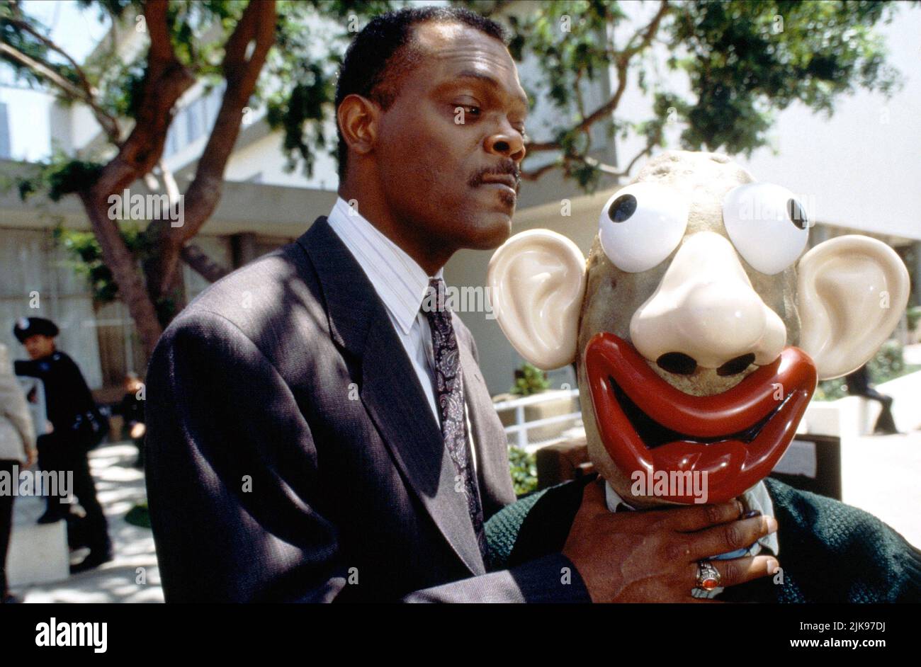 Samuel L. Jackson & Mr. Potato Head Film: Loaded Weapon 1 (1993) Characters: Wes Luger  Director: Gene Quintano 05 February 1993   **WARNING** This Photograph is for editorial use only and is the copyright of NEW LINE and/or the Photographer assigned by the Film or Production Company and can only be reproduced by publications in conjunction with the promotion of the above Film. A Mandatory Credit To NEW LINE is required. The Photographer should also be credited when known. No commercial use can be granted without written authority from the Film Company. Stock Photo