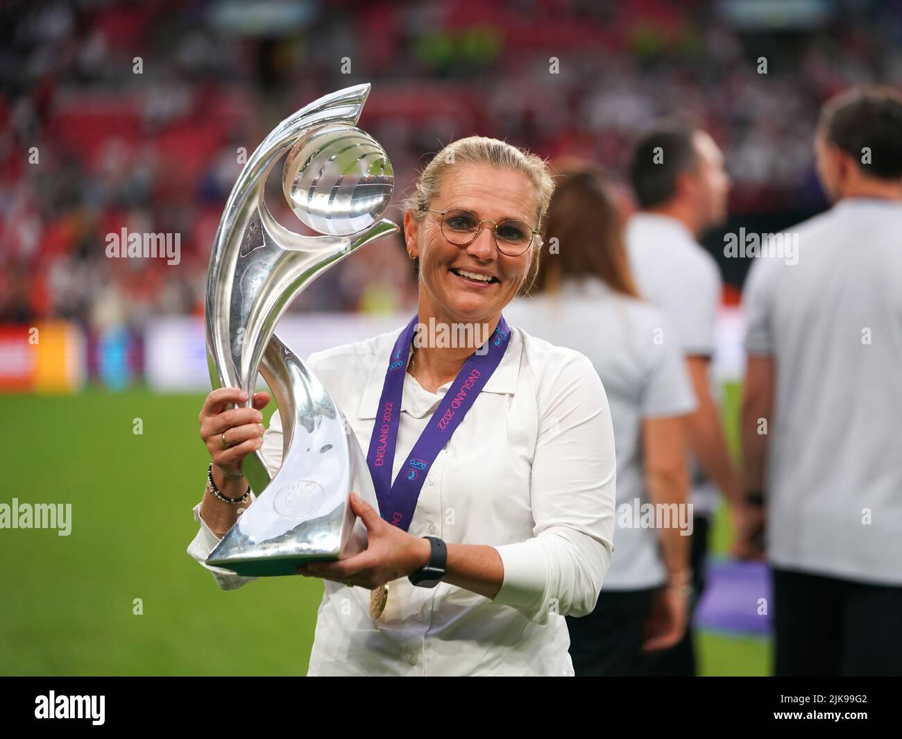 London, UK. 31st July, 2022. London, England, July 31st 2022: Headcoach of England Sarina Wiegman holds the trophy during the ceremony during the UEFA Womens Euro 2022 Final football match between England and Germany at Wembley Stadium, England. (Daniela Porcelli/SPP) Credit: SPP Sport Press Photo. /Alamy Live News Stock Photo