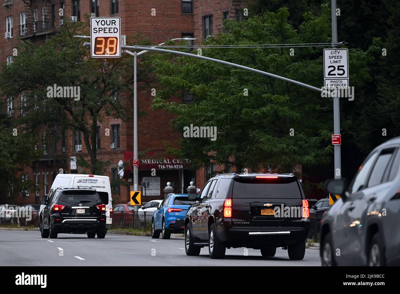 A speed indicator shows an approaching car driving at 38 mp/h along