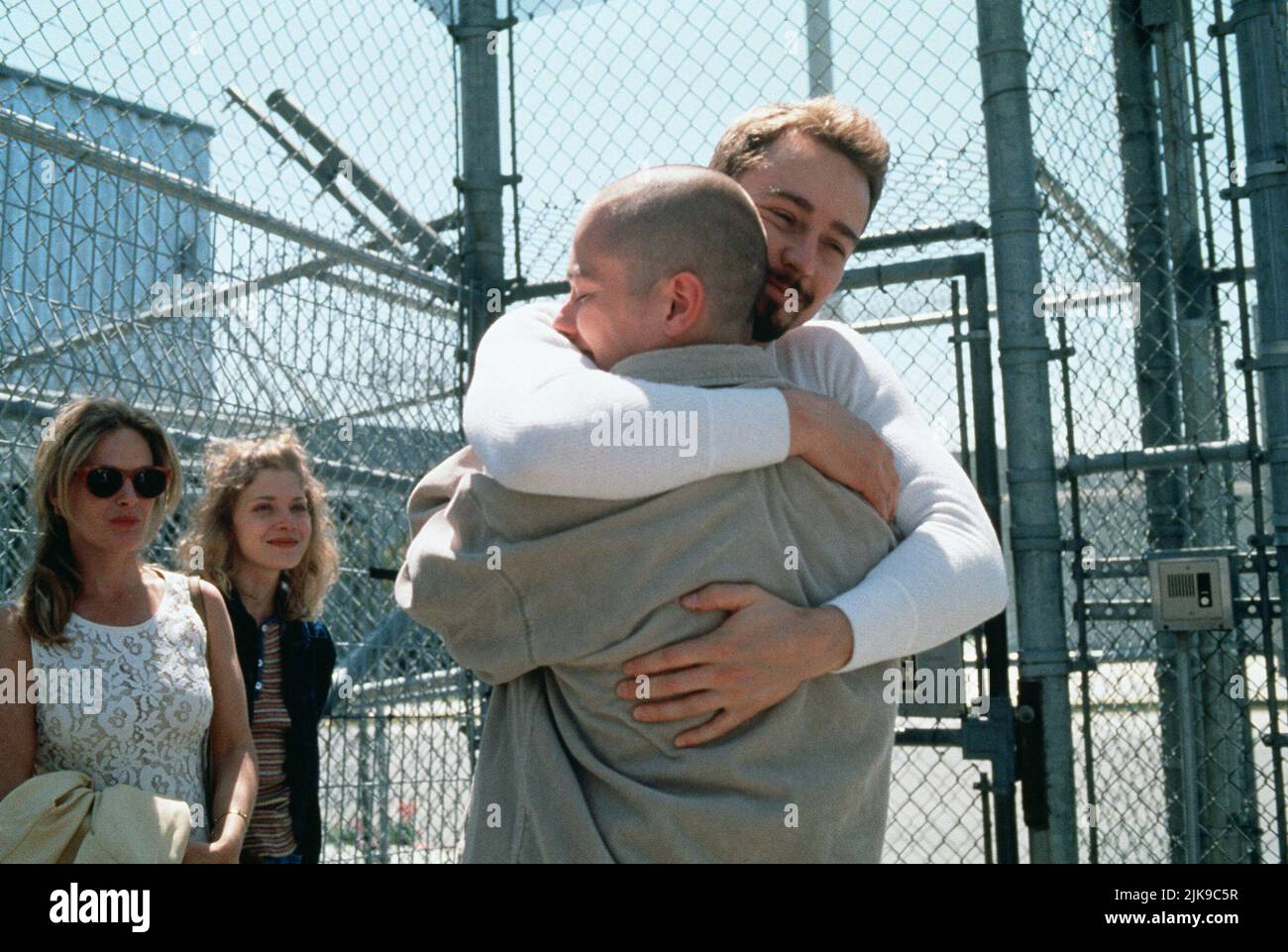 Beverly D'Angelo, Jennifer Lien, Edward Furlong & Edward Norton Film: American History X (1998) Characters: Doris Vinyard,Davina Vinyard,Danny Vinyard & Derek Vinyard  Director: Tony Kaye 30 October 1998   **WARNING** This Photograph is for editorial use only and is the copyright of NEW LINE CINEMA and/or the Photographer assigned by the Film or Production Company and can only be reproduced by publications in conjunction with the promotion of the above Film. A Mandatory Credit To NEW LINE CINEMA is required. The Photographer should also be credited when known. No commercial use can be granted Stock Photo
