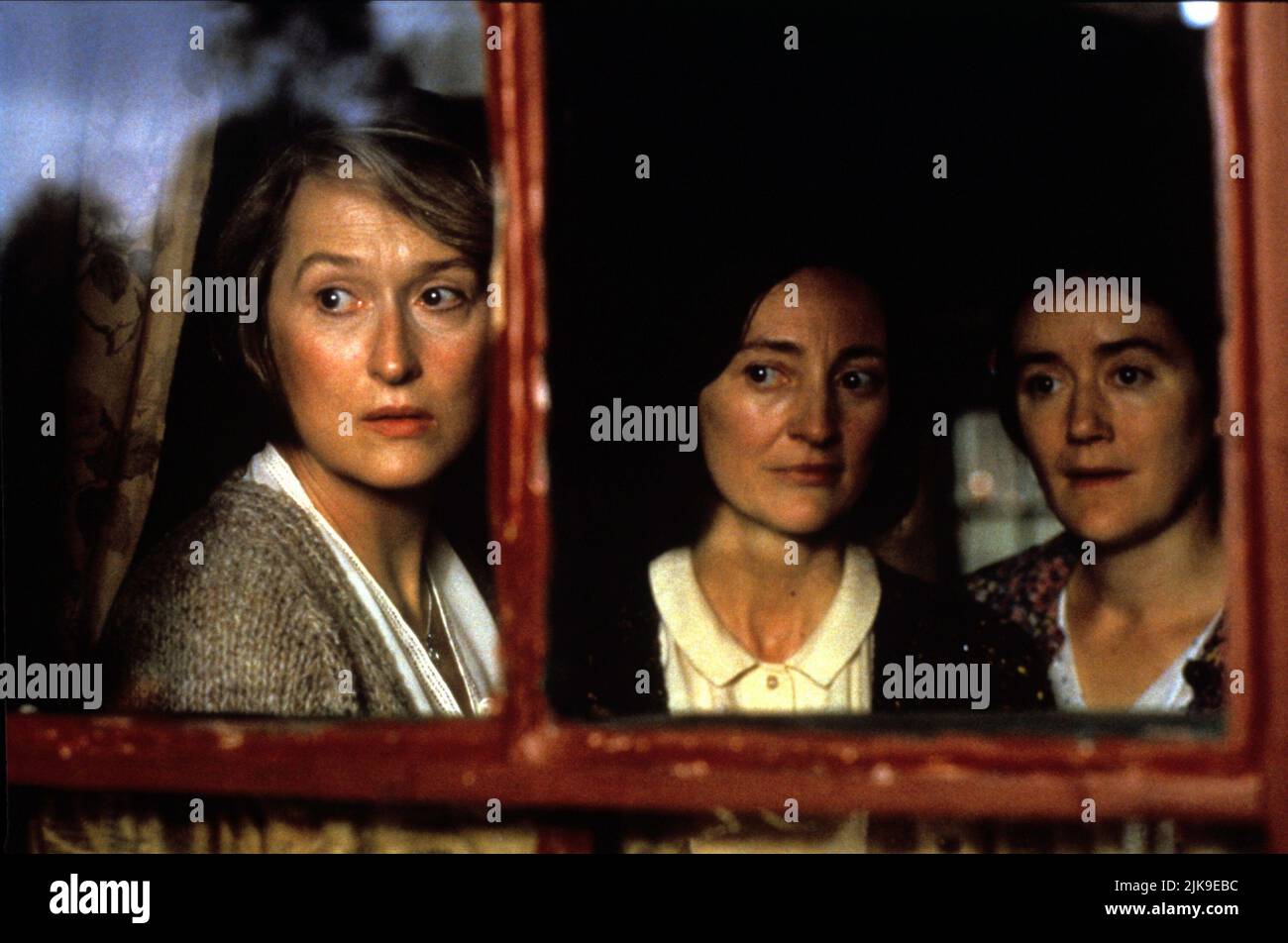 Meryl Streep, Brid Brennan & Sophie Thompson Film: Dancing At Lughnasa (1998) Characters: Kate 'Kit' Mundy, Agnes 'Aggie' Mundy, Rose 'Rosie' Mundy  Director: Pat O'Connor 04 September 1998   **WARNING** This Photograph is for editorial use only and is the copyright of CAPITOL FILMS and/or the Photographer assigned by the Film or Production Company and can only be reproduced by publications in conjunction with the promotion of the above Film. A Mandatory Credit To CAPITOL FILMS is required. The Photographer should also be credited when known. No commercial use can be granted without written au Stock Photo