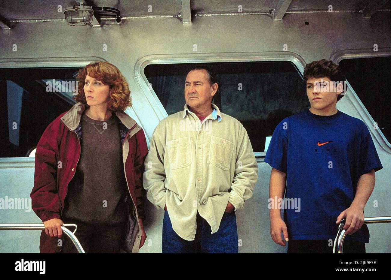 Annie Corley, August Schellenberg & Jason James Richter Film: Free Willy 3: The Rescue (USA 1997) Characters: Drew Halbert,Randolph Johnson &  Director: Sam Pillsbury 06 August 1997   **WARNING** This Photograph is for editorial use only and is the copyright of WARNER BROS. and/or the Photographer assigned by the Film or Production Company and can only be reproduced by publications in conjunction with the promotion of the above Film. A Mandatory Credit To WARNER BROS. is required. The Photographer should also be credited when known. No commercial use can be granted without written authority fr Stock Photo