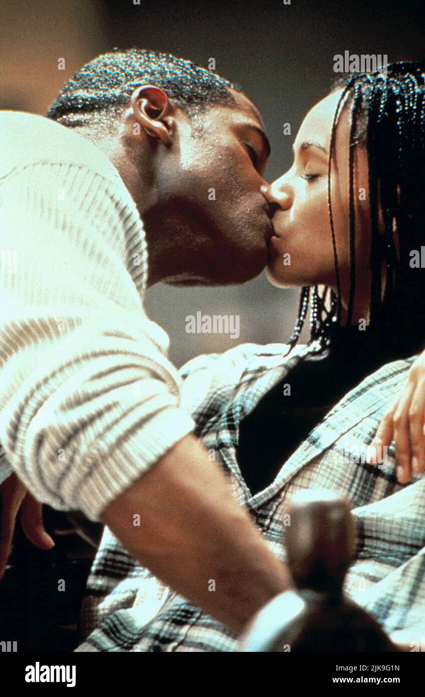 Blair Underwood & Jada Pinkett Film: Set It Off (1996) Characters: Keith Weston &  Director: F. Gary Gray 06 November 1996   **WARNING** This Photograph is for editorial use only and is the copyright of NEW LINE CINEMA and/or the Photographer assigned by the Film or Production Company and can only be reproduced by publications in conjunction with the promotion of the above Film. A Mandatory Credit To NEW LINE CINEMA is required. The Photographer should also be credited when known. No commercial use can be granted without written authority from the Film Company. Stock Photo
