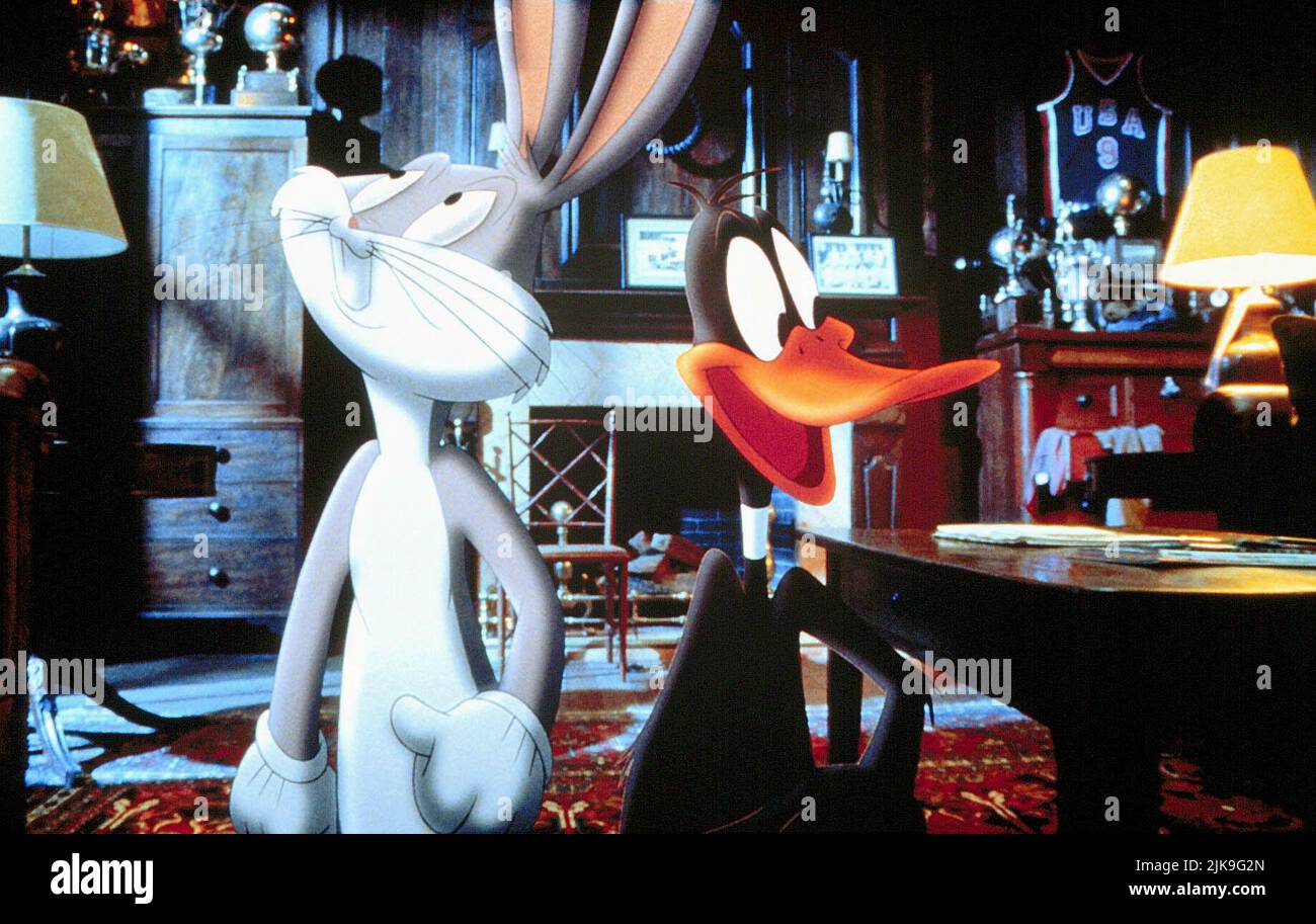 Bugs Bunny & Daffy Duck Film: Space Jam (USA 1996) Characters: Bugs Bunny & Daffy Duck  Director: Joe Pytka 10 November 1996   **WARNING** This Photograph is for editorial use only and is the copyright of WARNER BROS. and/or the Photographer assigned by the Film or Production Company and can only be reproduced by publications in conjunction with the promotion of the above Film. A Mandatory Credit To WARNER BROS. is required. The Photographer should also be credited when known. No commercial use can be granted without written authority from the Film Company. Stock Photo