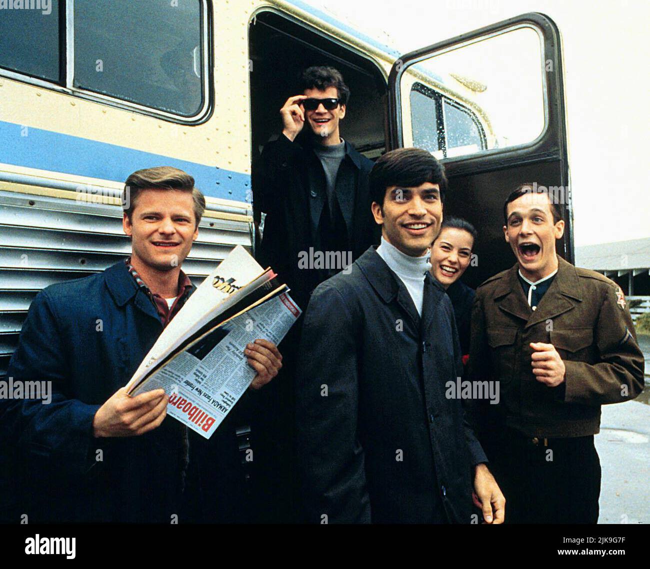 Steve Zahn, Johnathon Schaech, Tom Everett Scott, Liv Tyler & Ethan Embry Film: That Thing You Do (1996) Characters: Lenny Haise,Jimmy Mattingly,Guy Patterson,Faye Dolan & T. B. Player  Director: Tom Hanks 14 September 1996   **WARNING** This Photograph is for editorial use only and is the copyright of 20TH CENTURY FOX and/or the Photographer assigned by the Film or Production Company and can only be reproduced by publications in conjunction with the promotion of the above Film. A Mandatory Credit To 20TH CENTURY FOX is required. The Photographer should also be credited when known. No commerci Stock Photo