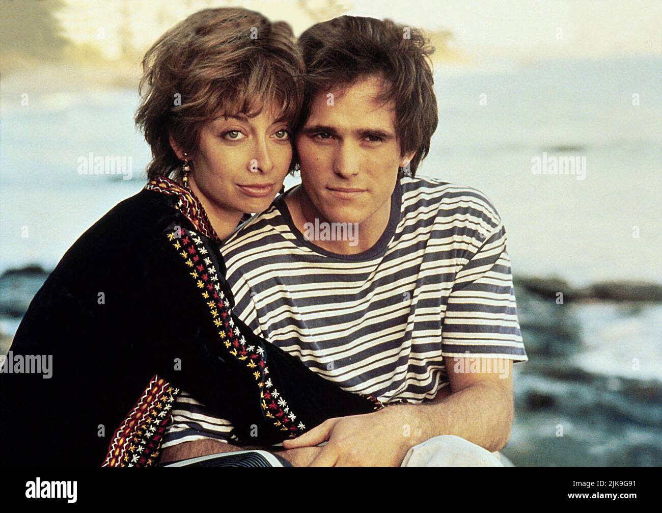 Illeana Douglas & Matt Dillon Film: Grace Of My Heart (1996) Characters: Denise Waverly / Edna Buxton & Jay Phillips  Director: Allison Anders 08 September 1996   **WARNING** This Photograph is for editorial use only and is the copyright of UNIVERSAL and/or the Photographer assigned by the Film or Production Company and can only be reproduced by publications in conjunction with the promotion of the above Film. A Mandatory Credit To UNIVERSAL is required. The Photographer should also be credited when known. No commercial use can be granted without written authority from the Film Company. Stock Photo