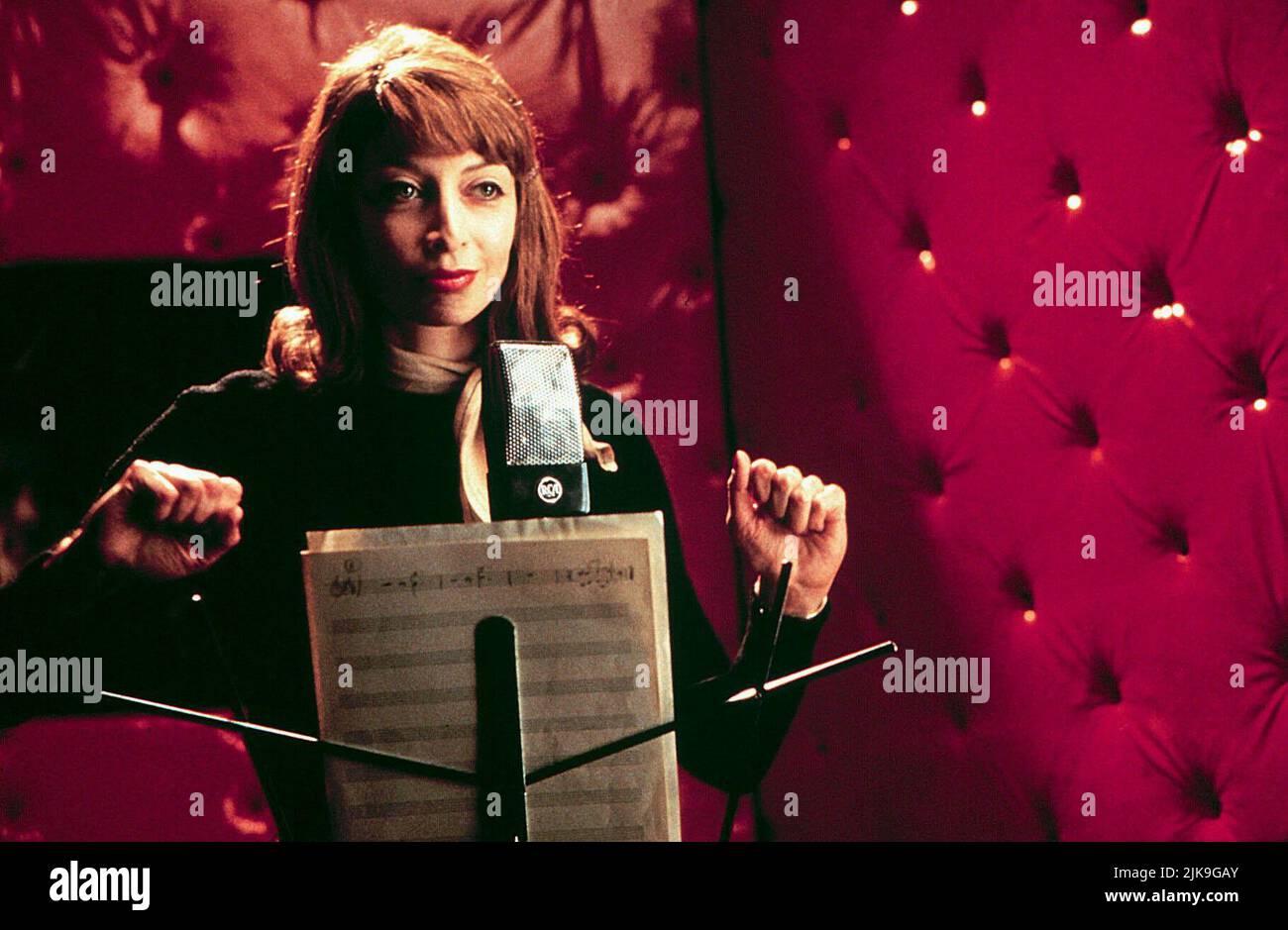 Illeana Douglas Film: Grace Of My Heart (1996) Characters: Denise Waverly / Edna Buxton  Director: Allison Anders 08 September 1996   **WARNING** This Photograph is for editorial use only and is the copyright of UNIVERSAL and/or the Photographer assigned by the Film or Production Company and can only be reproduced by publications in conjunction with the promotion of the above Film. A Mandatory Credit To UNIVERSAL is required. The Photographer should also be credited when known. No commercial use can be granted without written authority from the Film Company. Stock Photo