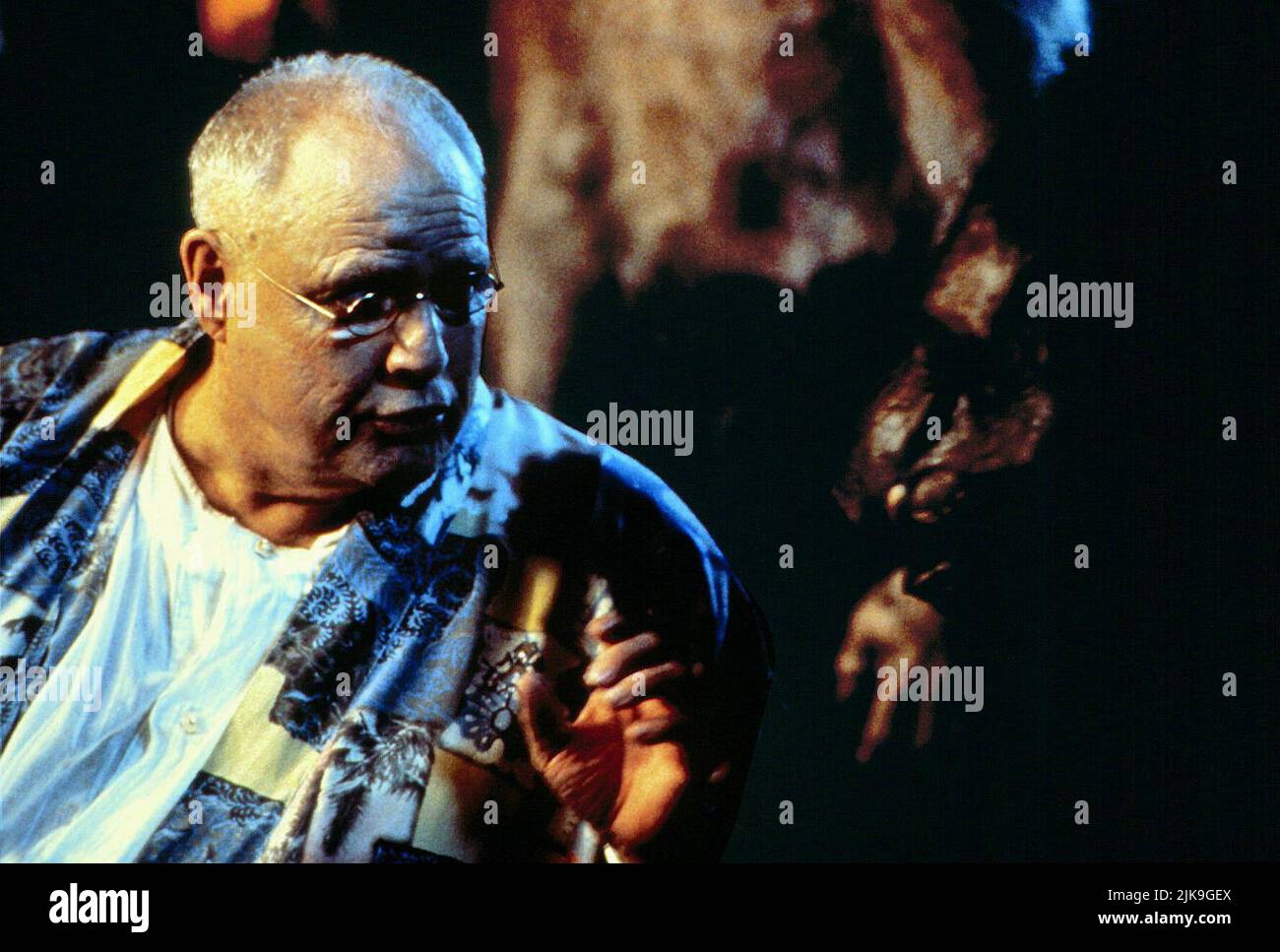 Marlon Brando Film: The Island Of Dr. Moreau (USA 1996) Characters: Dr. Moreau  Director: John Frankenheimer 23 August 1996   **WARNING** This Photograph is for editorial use only and is the copyright of NEW LINE CINEMA and/or the Photographer assigned by the Film or Production Company and can only be reproduced by publications in conjunction with the promotion of the above Film. A Mandatory Credit To NEW LINE CINEMA is required. The Photographer should also be credited when known. No commercial use can be granted without written authority from the Film Company. Stock Photo