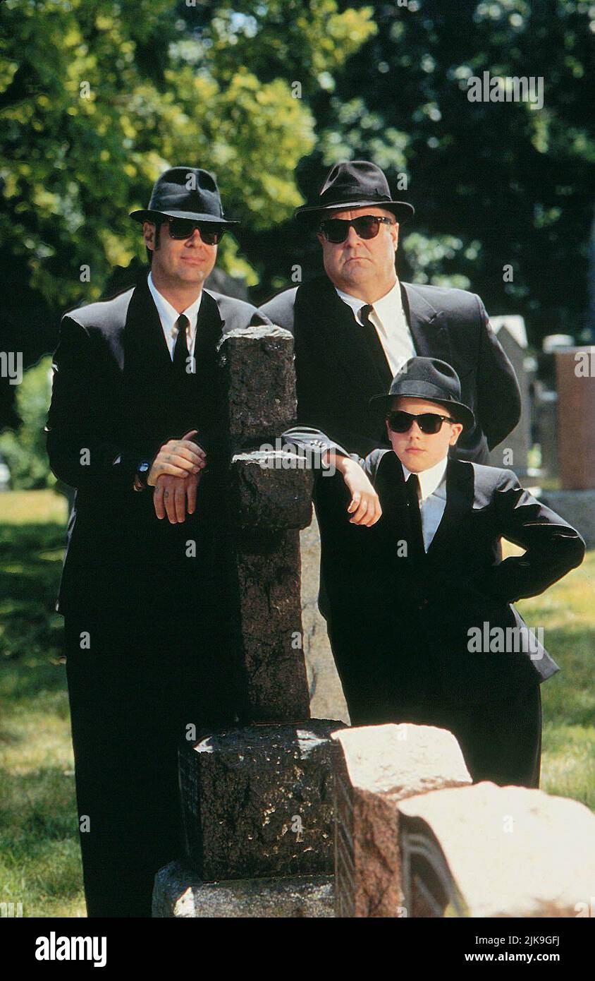 Dan Aykroyd, John Goodman,J. Evan Bonifant Film: Blues Brothers 2000 (1998) Characters: Elwood Blues,Mighty Mack McTeer,Buster  Director: John Landis 06 February 1998   **WARNING** This Photograph is for editorial use only and is the copyright of UNIVERSAL PICTURES and/or the Photographer assigned by the Film or Production Company and can only be reproduced by publications in conjunction with the promotion of the above Film. A Mandatory Credit To UNIVERSAL PICTURES is required. The Photographer should also be credited when known. No commercial use can be granted without written authority from Stock Photo