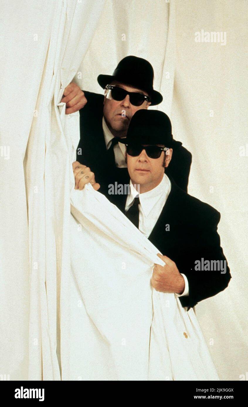 John Goodman & Dan Aykroyd Film: Blues Brothers 2000 (1998) Characters: Mighty Mack McTeer & Elwood Blues  Director: John Landis 06 February 1998   **WARNING** This Photograph is for editorial use only and is the copyright of UNIVERSAL PICTURES and/or the Photographer assigned by the Film or Production Company and can only be reproduced by publications in conjunction with the promotion of the above Film. A Mandatory Credit To UNIVERSAL PICTURES is required. The Photographer should also be credited when known. No commercial use can be granted without written authority from the Film Company. Stock Photo