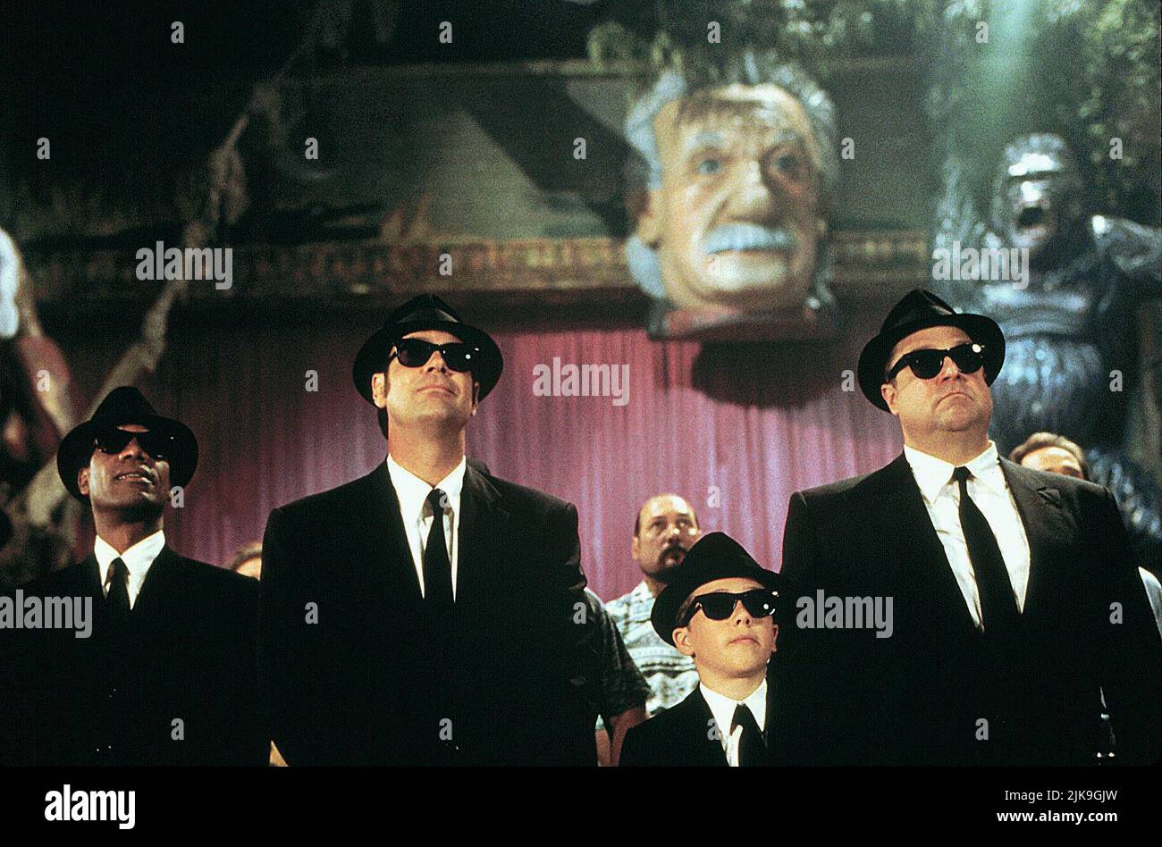 Joe Morton, Dan Aykroyd, John Goodman & J. Evan Bonifant Film: Blues Brothers 2000 (1998) Characters: Cabel Chamberlain,Elwood Blues,Mighty Mack McTeer & Buster  Director: John Landis 06 February 1998   **WARNING** This Photograph is for editorial use only and is the copyright of UNIVERSAL PICTURES and/or the Photographer assigned by the Film or Production Company and can only be reproduced by publications in conjunction with the promotion of the above Film. A Mandatory Credit To UNIVERSAL PICTURES is required. The Photographer should also be credited when known. No commercial use can be grant Stock Photo