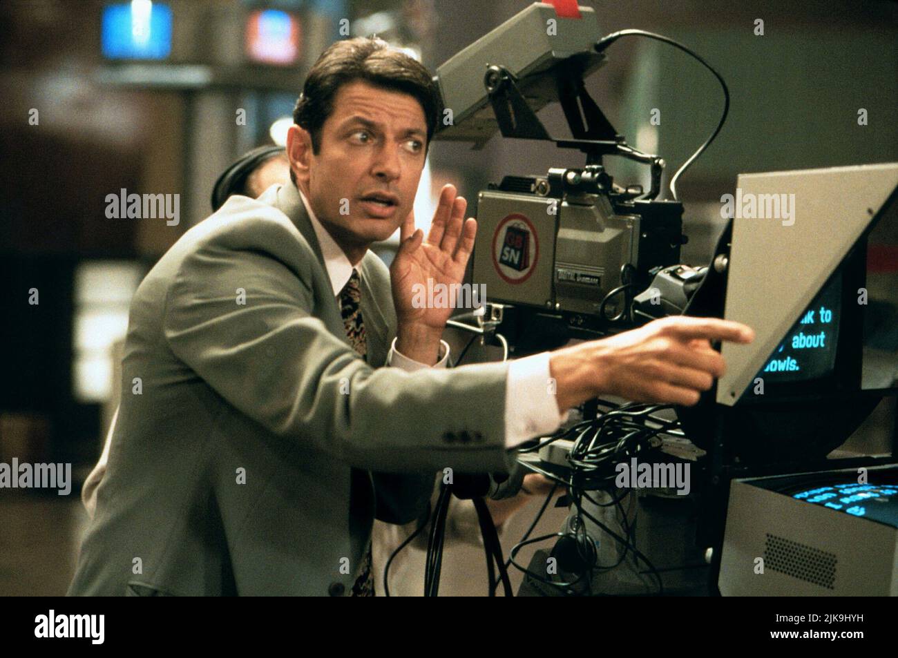 Jeff Goldblum Film: Holy Man (USA 1998) Characters: Ricky Hayman  Director: Stephen Herek 09 October 1998   **WARNING** This Photograph is for editorial use only and is the copyright of TOUCHSTONE PICTURES and/or the Photographer assigned by the Film or Production Company and can only be reproduced by publications in conjunction with the promotion of the above Film. A Mandatory Credit To TOUCHSTONE PICTURES is required. The Photographer should also be credited when known. No commercial use can be granted without written authority from the Film Company. Stock Photo