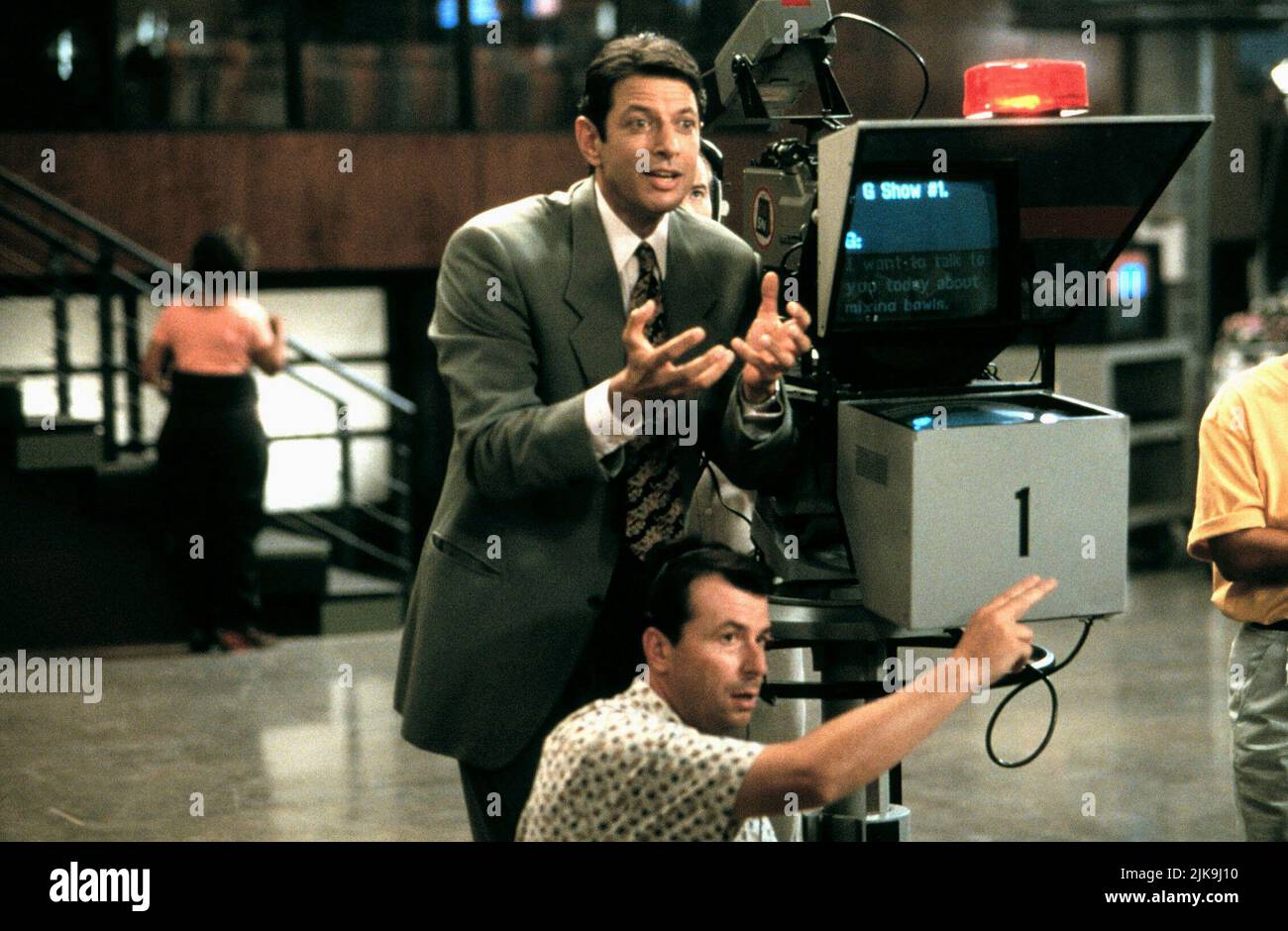 Jeff Goldblum Film: Holy Man (USA 1998) Characters: Ricky Hayman  Director: Stephen Herek 09 October 1998   **WARNING** This Photograph is for editorial use only and is the copyright of TOUCHSTONE PICTURES and/or the Photographer assigned by the Film or Production Company and can only be reproduced by publications in conjunction with the promotion of the above Film. A Mandatory Credit To TOUCHSTONE PICTURES is required. The Photographer should also be credited when known. No commercial use can be granted without written authority from the Film Company. Stock Photo