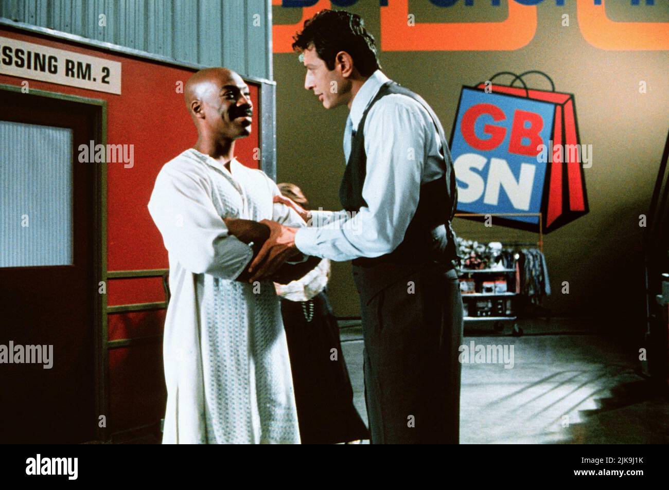 Eddie Murphy & Jeff Goldblum Film: Holy Man (USA 1998) Characters: G & Ricky Hayman  Director: Stephen Herek 09 October 1998   **WARNING** This Photograph is for editorial use only and is the copyright of TOUCHSTONE PICTURES and/or the Photographer assigned by the Film or Production Company and can only be reproduced by publications in conjunction with the promotion of the above Film. A Mandatory Credit To TOUCHSTONE PICTURES is required. The Photographer should also be credited when known. No commercial use can be granted without written authority from the Film Company. Stock Photo